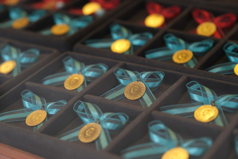 Altın yeniden rekora gidiyor! Çeyrek altın ne kadar oldu? - Resim : 1