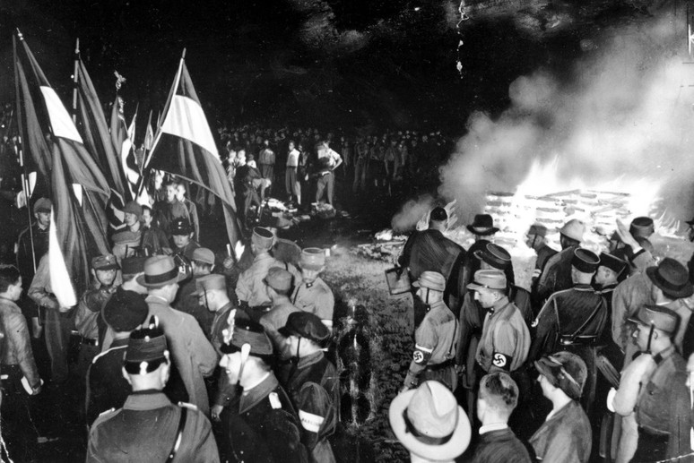 10 Mayıs 1933 - Resim : 1