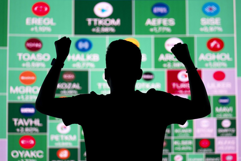 PKK'nın fesih kararı sonrası borsa yüzde 2,95 değer kazandı - Resim : 1