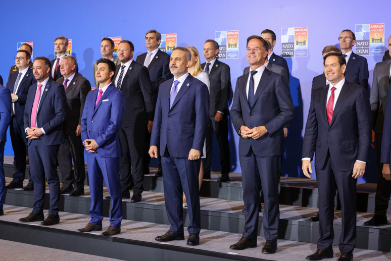 Antalya'da NATO Zirvesi - Resim : 2