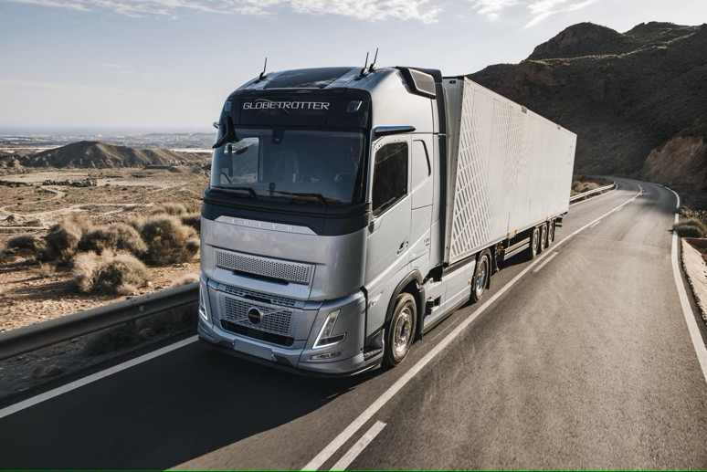 Volvo Trucks yol güvenliğini artırmak için geliştirdiği Volvo Dinamik Direksiyon Sistemini güncelledi - Resim : 1