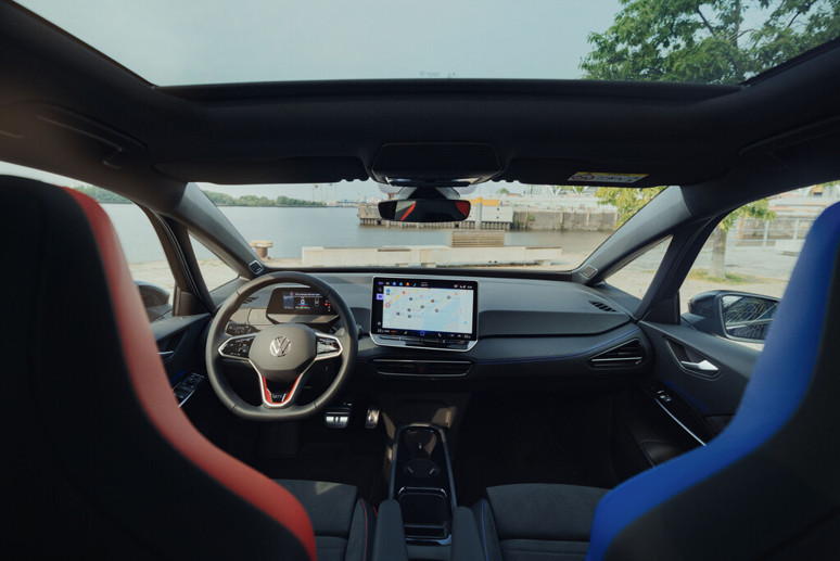 Sınırlı sayıda ve özel tasarıml olarak Volkswagen ID.3 GTX FIRE+ICE seri üretime girdi - Resim : 3