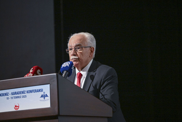 İstanbul’da kritik konferans: Doğu Perinçek’ten emperyalizme karşı birlik çağrısı - Resim : 1