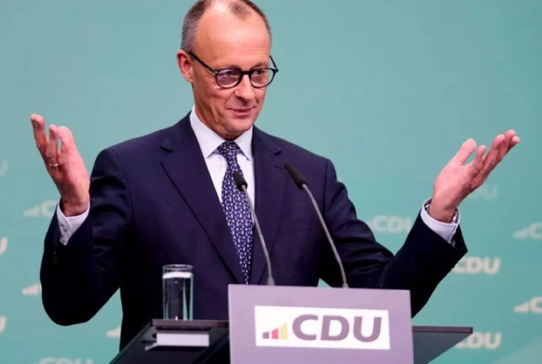 Tepe taklak giden Şansölye çıldırdı: Almanya savunmaya bir yılda 98 milyar dolar harcayacak - Resim : 1