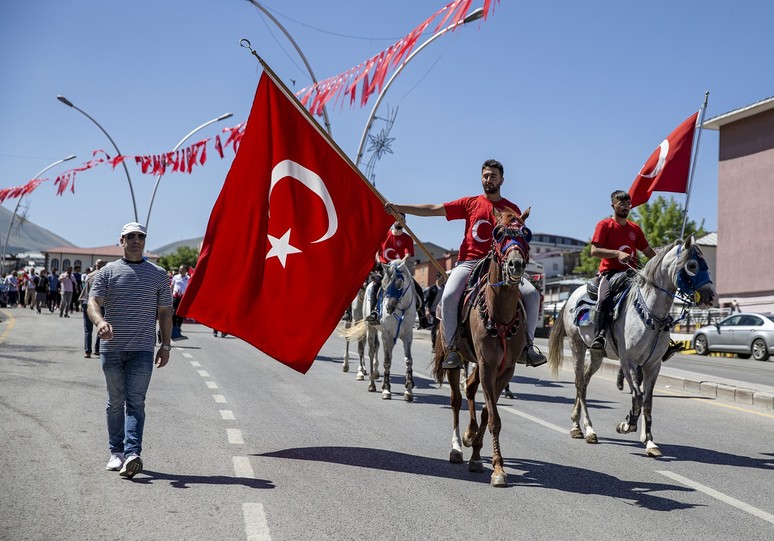 Tehdit sürüyor: Dahili ve harici düşmanlarla mücadeleye devam edeceğiz - Resim : 2