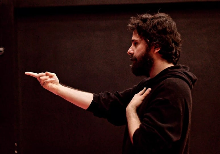 İzmir Şehir Tiyatrosu’nda neler oluyor? ‘Ünlü oyuncu ihalesi’ tepkilere neden oldu - Resim : 1