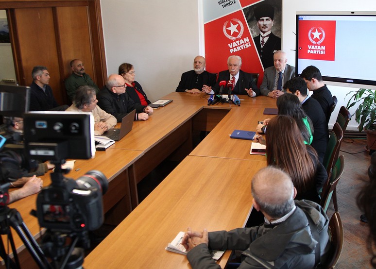 Doğu Perinçek: Suriye'de akan kanı durduracak bir devlet otoritesi oluşturulmalı - Resim : 3