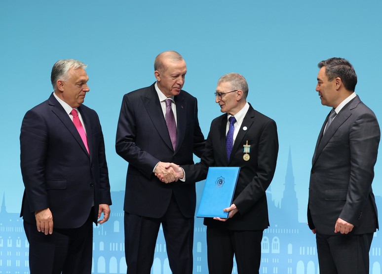 Cumhurbaşkanı Erdoğan, Macaristan'da: KKTC'nin bulunmadığı Türk dünyası aile fotoğrafı eksik kalır - Resim : 3