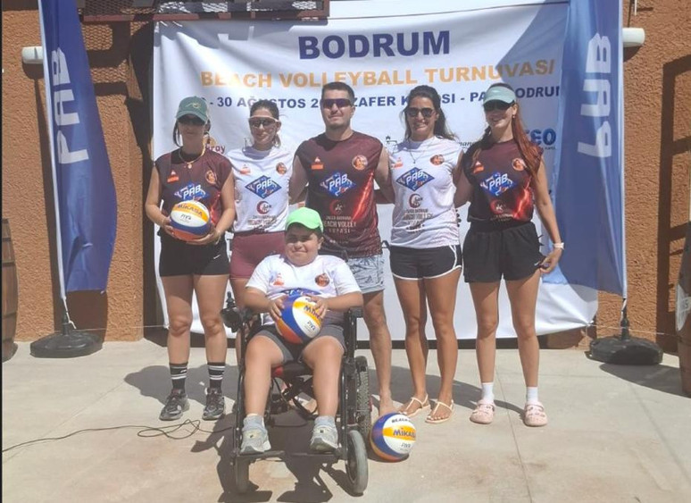 Bodrum&rsquo;da voleybolun iyilik hali - Resim : 1