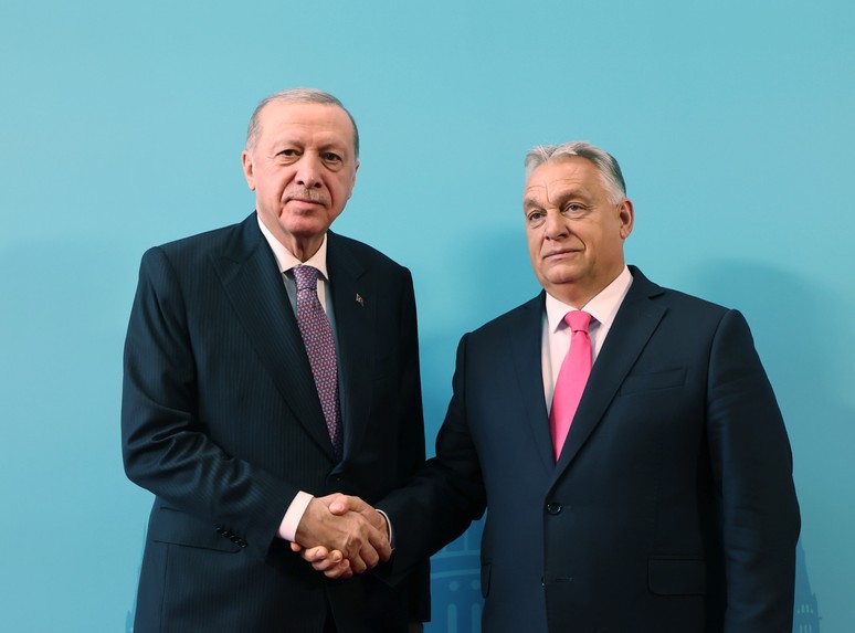 Cumhurbaşkanı Erdoğan, Macaristan'da: KKTC'nin bulunmadığı Türk dünyası aile fotoğrafı eksik kalır - Resim : 2