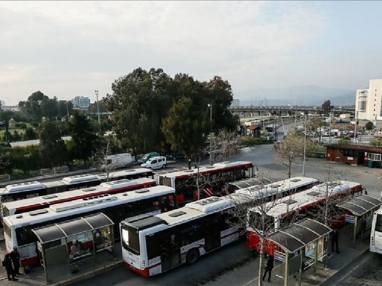 İzmir'de ulaşıma zam geliyor mu? Belediyenin önünde UKOME engeli