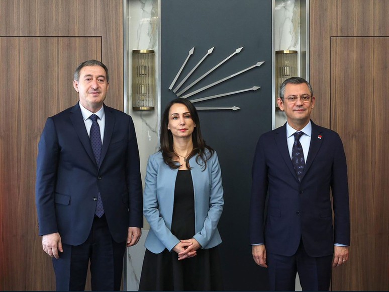 DEM Parti'den CHP'ye mesaj: Toplumsal barışı örgütlemeye çalışıyoruz
