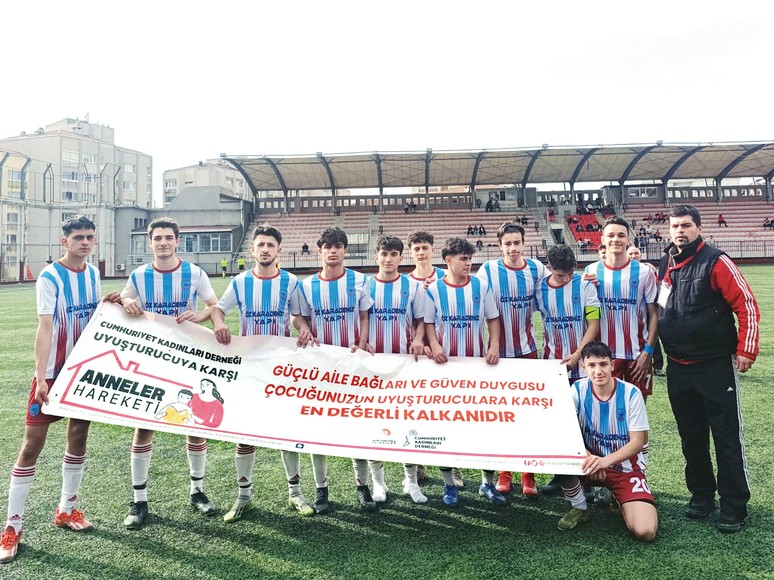 Esenler’in gençleri sporla parlıyor