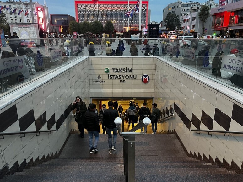 İstanbul Valiliğinden yeni karar! O durak ve hat kapatıldı