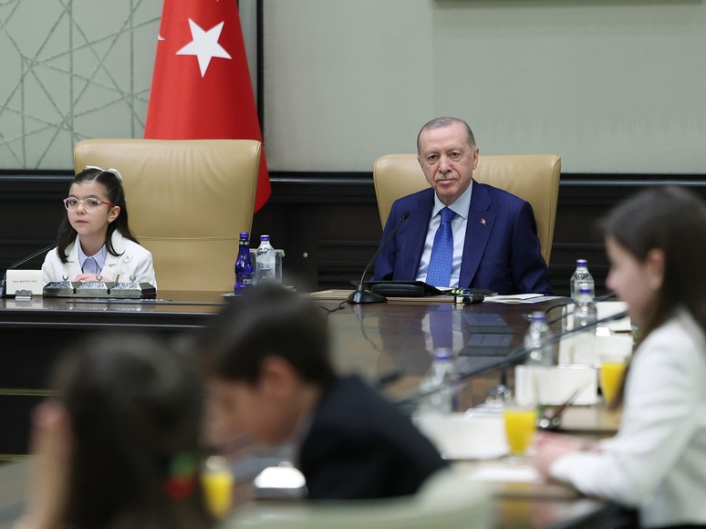 Cumhurbaşkanı Erdoğan, çocukları kabul etti