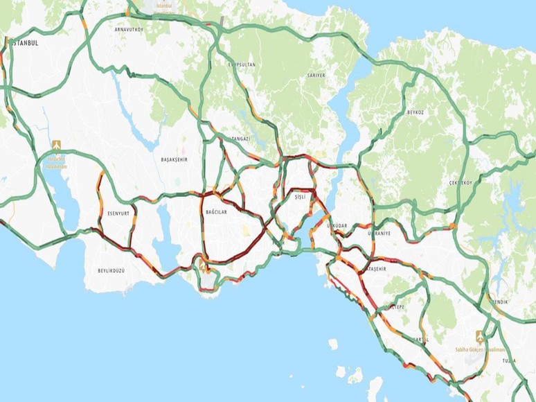 İstanbullular araçlarıyla yola çıktı: Yoğunluk yüzde 76