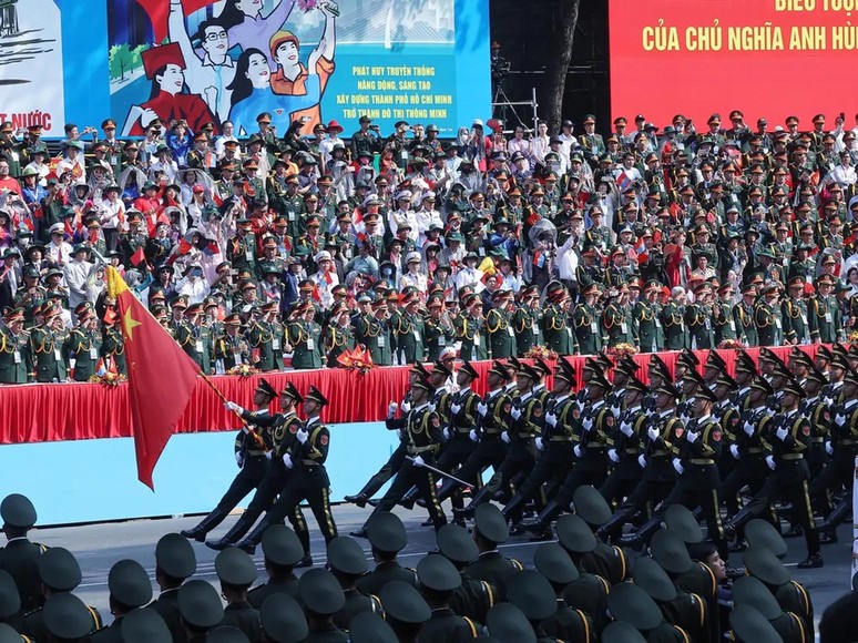 ABD arkasına bakmadan kaçmıştı! Vietnam Zaferi'nin 50. yılı coşkuyla kutlandı