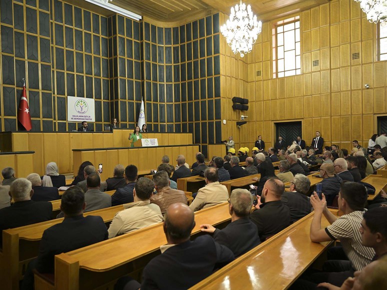 DEM Parti'den 'kongre' açıklaması: Barışın ve kardeşliğin yeni şafağı
