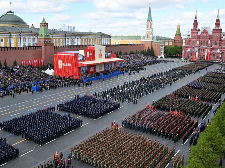 Moskova'da Zafer Günü: Putin’den tarihi mesajlar, Kızıl Meydan’da görkemli yürüyüş