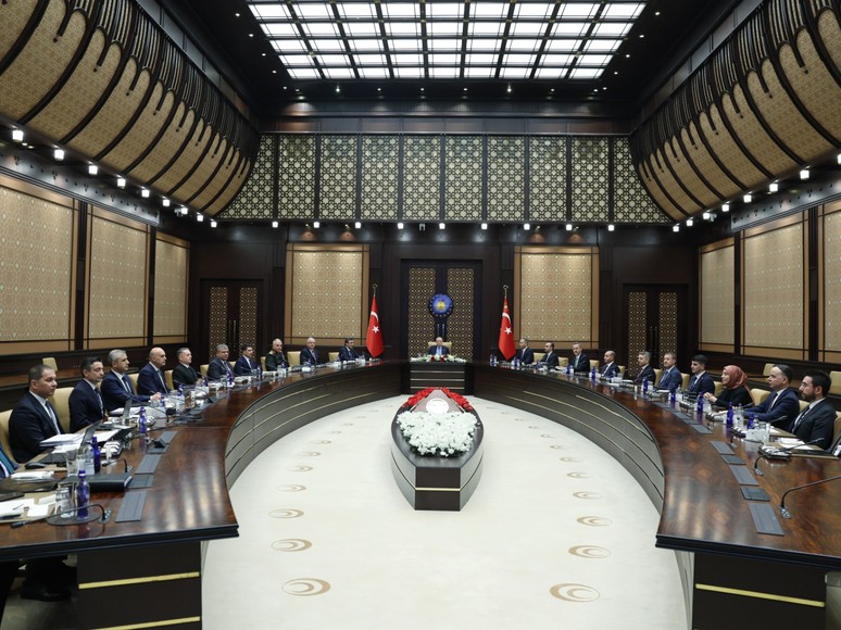 Savunma sanayi için kritik toplantı! Cumhurbaşkanı Erdoğan öncülüğünde toplandı