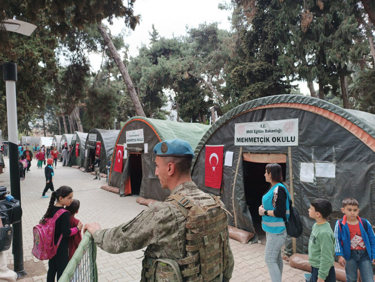 'Ordu millet el ele yaraları sarıyoruz' - Resim : 2