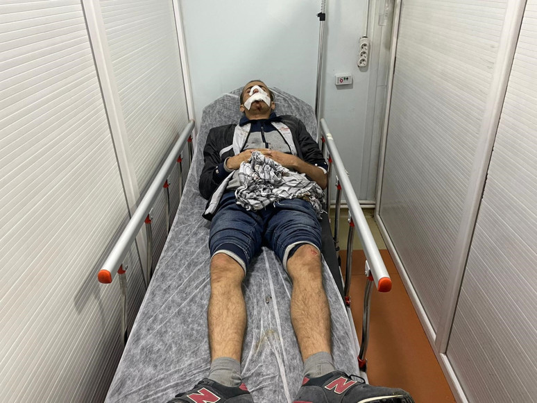 Kaçak göçmenleri taşıyan minibüs devrildi: 20 yaralı - Resim : 1