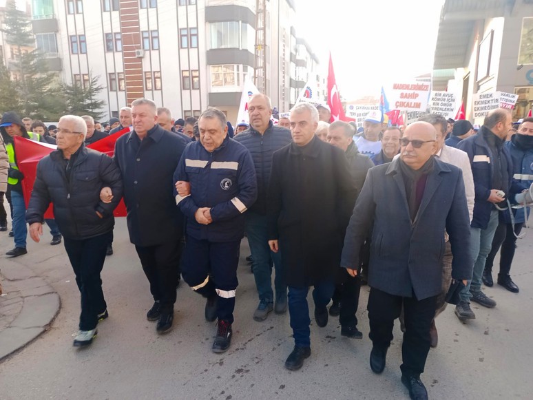 Çayırhan işçileri Ankara'ya yürüyor: 'Türkiye sesimizi duydu ama Bakanlık duymadı' - Resim : 3