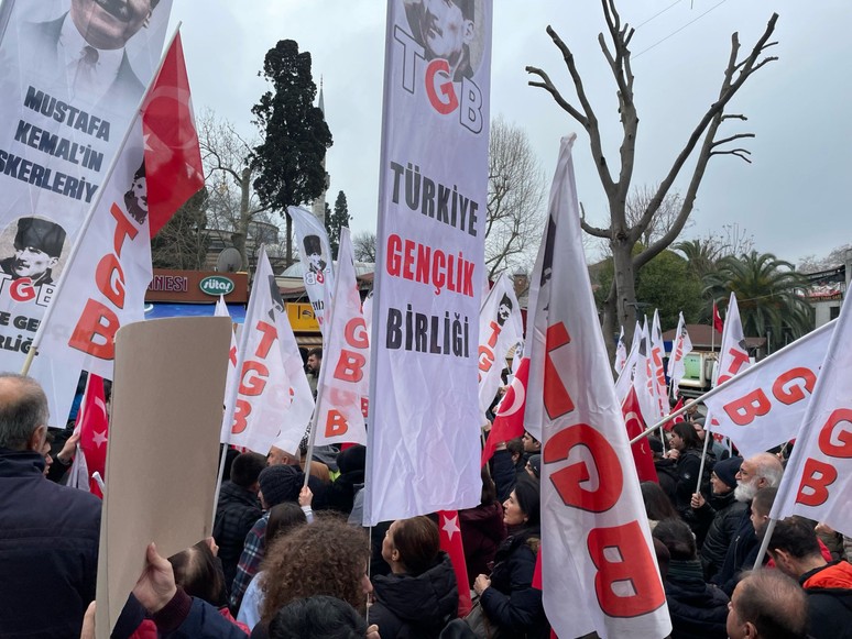 Türk gençliği açılıma karşı yürüdü: Türkiye’yi Böldürtmeyiz! Yeni Açılıma Geçit Yok! - Resim : 1