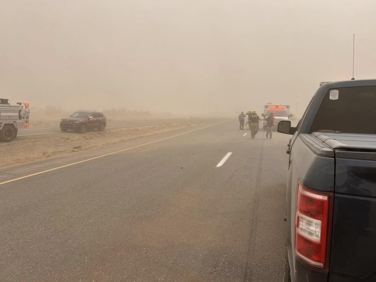 ABD'de kum fırtınası trafik kazalarına yol açtı - Resim : 1