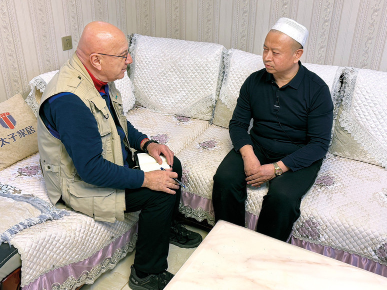 Urumçi’de iftar saatinde bir aileye konuk olduk: Dinimiz korunuyor, camiler hep açık - Resim : 1