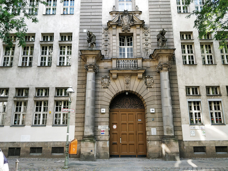 LGBT dayatmasına karşı çıkan çocuklar hedef alındı - Resim : 3