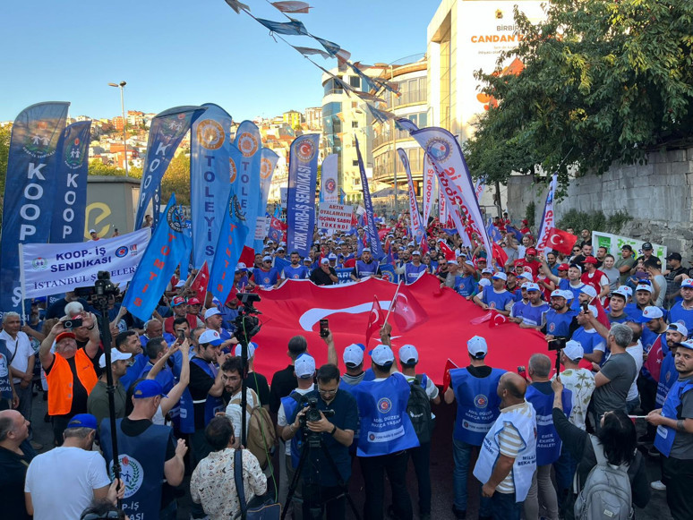 Konfederasyonlar, sendikalar, yüz binlerce emekçi ayakta! Üretiyoruz, büyütüyoruz hakkımızı alacağız - Resim : 1