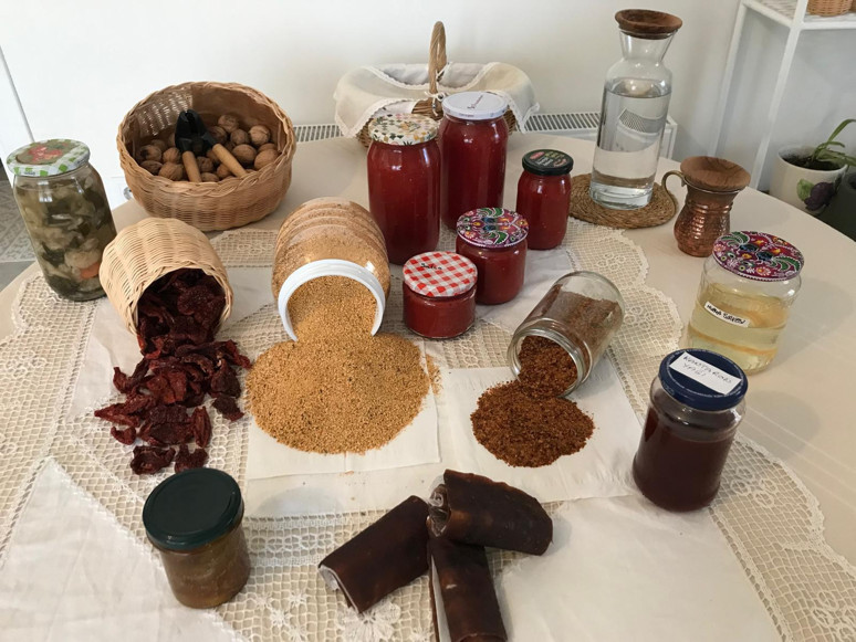 Türk kadınının elinde bereket var - Resim : 1