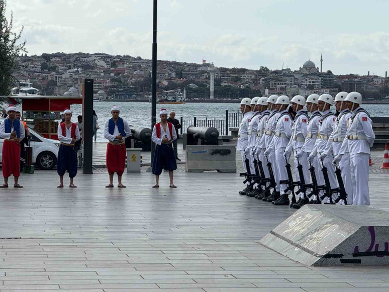 Preveze'nin yıldönümünde Boğaz'da gövde gösterisi - Resim : 1
