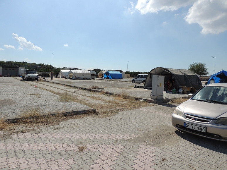 Mevsimlik işçinin tuvaleti bile yok - Resim : 2