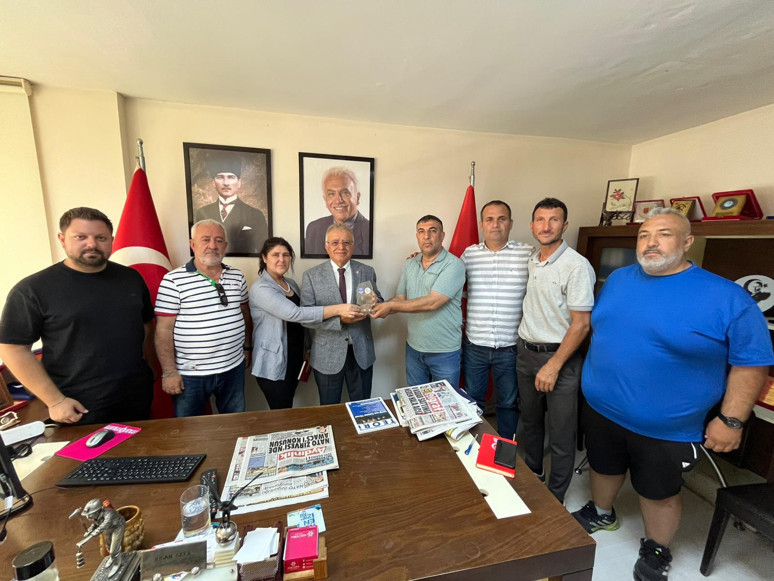 Karabağlar’ın spor kulüplerinden Vatan Partisi’ne ziyaret; Spor altyapısındaki eksiklikler masaya yatırıldı - Resim : 3