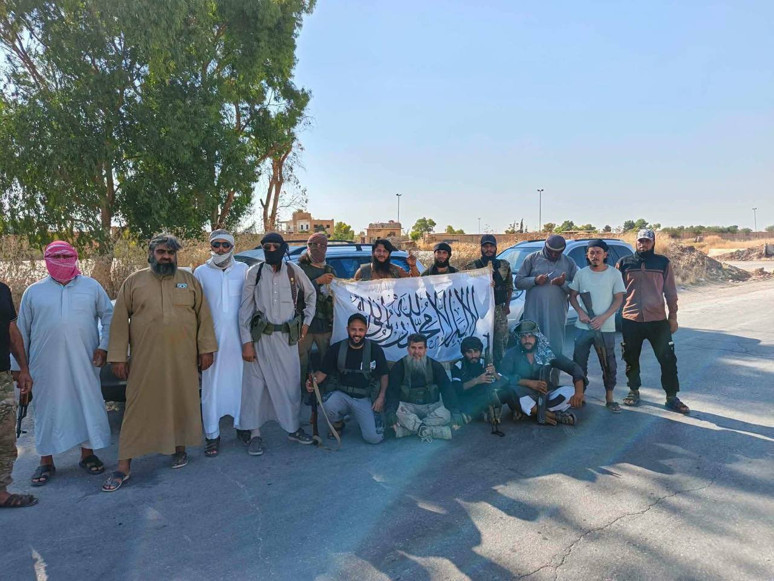 Suriye’de aşiretler ayaklandı: YPG tasfiye edilsin - Resim : 1