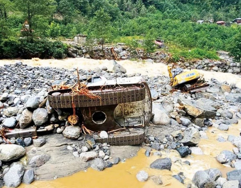 Karadeniz'de sel gitti izi kaldı - Resim : 1
