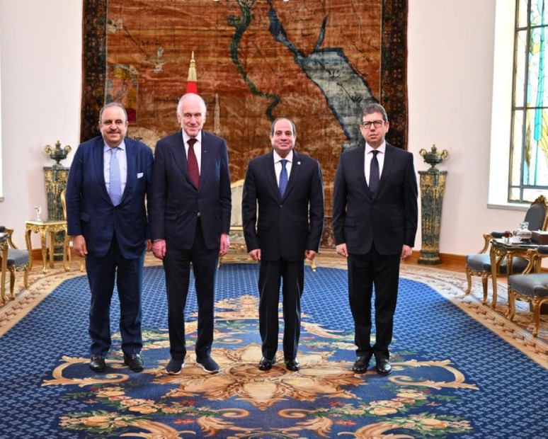 Mısır Devlet Başkanı Sisi Gazzelileri yerinden etmeyen yeniden inşa projesi için kolları sıvadı - Resim : 1