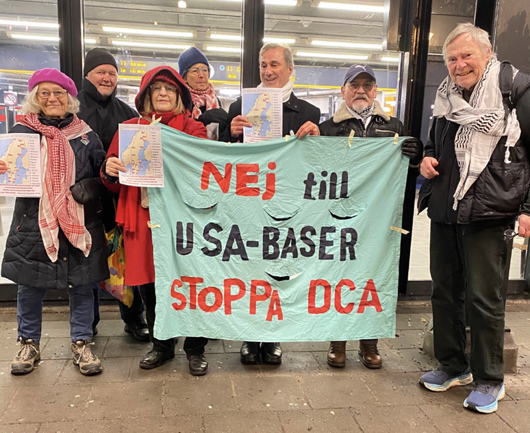 İsveç halkı NATO ve NATO’culara karşı - Resim : 2