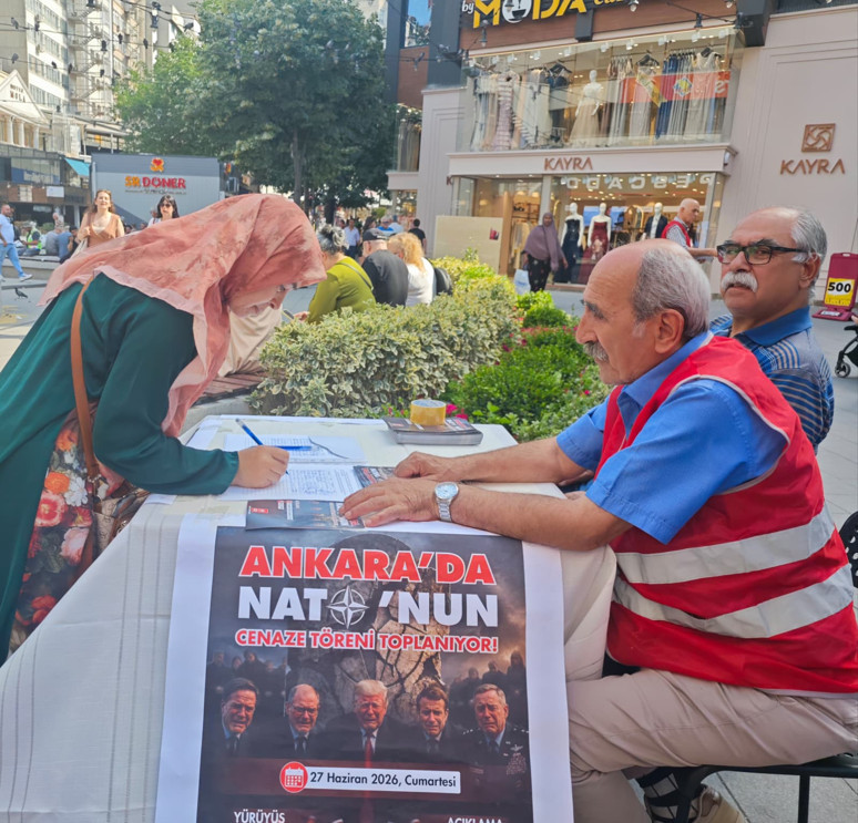 NATO karşıtı kampanyada ikinci gün: Ankara'da imza masalarına yoğun ilgi - Resim : 1