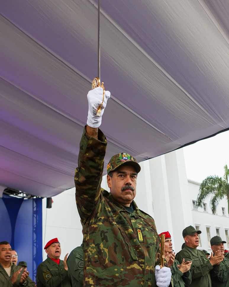 Maduro hükûmeti dimdik ayakta ancak Trump rejimi sallanıyor - Resim : 2