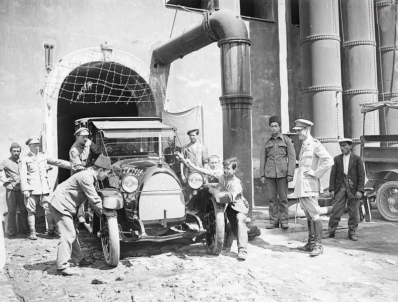 İstanbul'un işgalinden kalan eski fotoğraflar! Düşman askerleri şehri böyle kuşatmış - Resim: 28