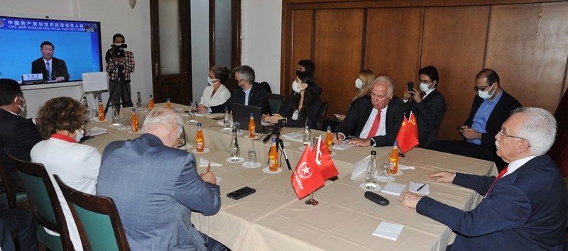 Fotoğraflarla konuşan bina - Resim: 4