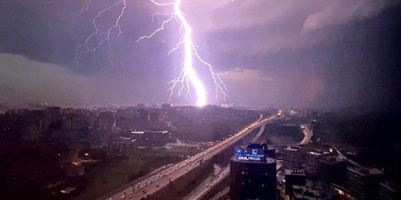 İstanbul'a gök gürültülü sağanak geliyor! Meteoroloji'den yeni tarih geldi - Resim: 1