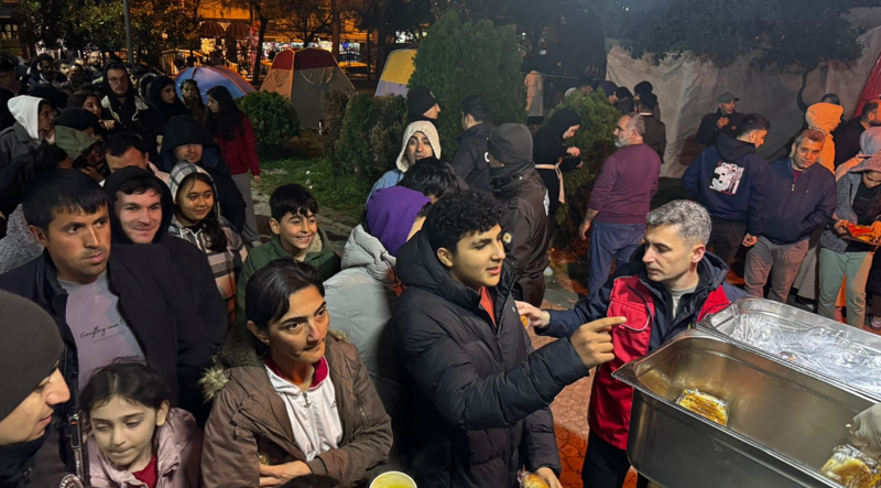 Deprem notları: 266 artçı deprem oldu, sokaklarda sabahlandı - Resim: 10