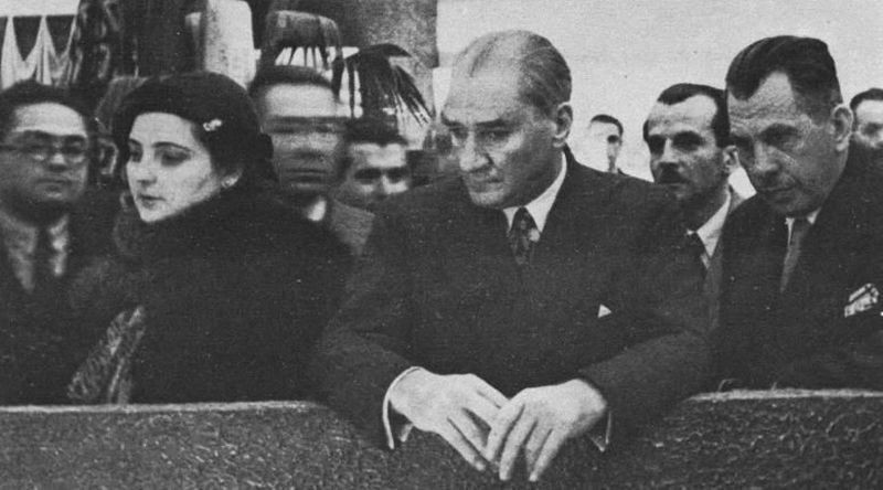 'Kardeşim Makbule'ye' diyerek imzalamıştı: İşte Atatürk'ün nadir fotoğrafları - Resim: 1