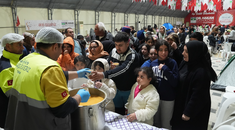 Deprem notları: 266 artçı deprem oldu, sokaklarda sabahlandı - Resim: 13