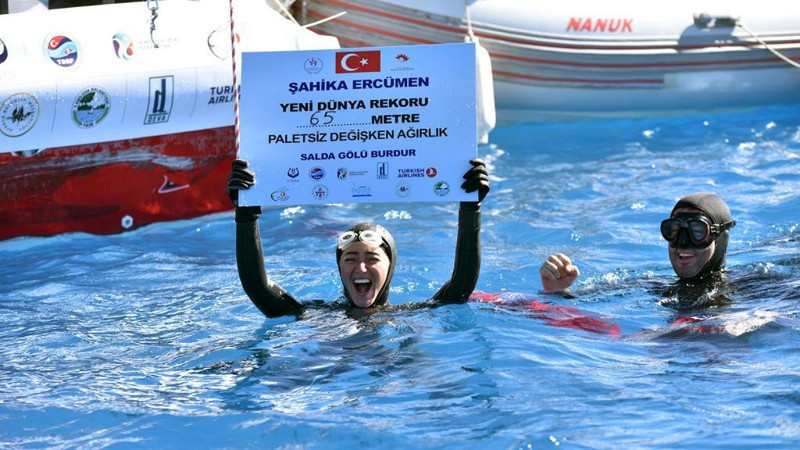 Şahika Ercümen'den Salda Gölü'nde dünya rekoru - Resim: 1