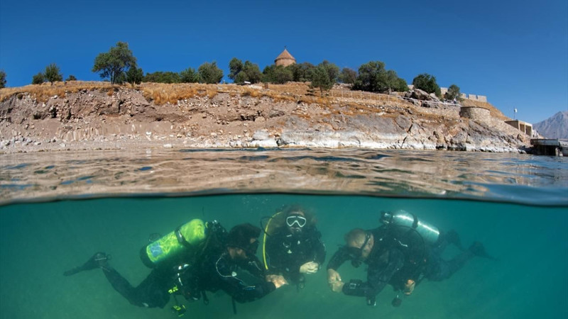 Van Gölü'nün derinliklerinden çıkanlar yürek burktu! Dalgıçlar robotlarla temizledi... - Resim: 15